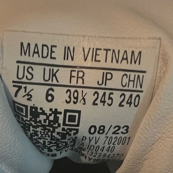 Adidas Originals Samba White and Green Sneakers - Picture 8 of 8